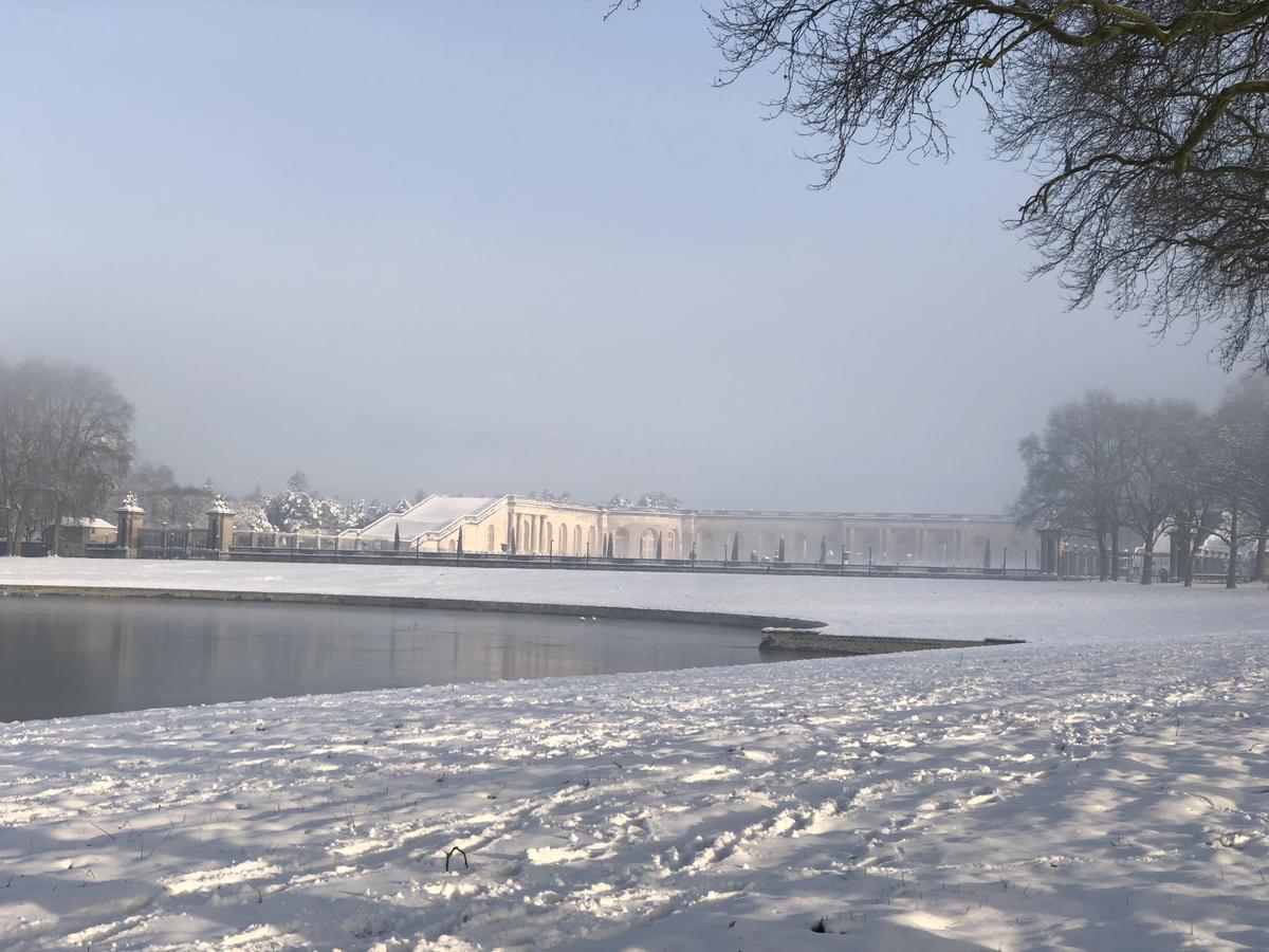 Bed In Versailles - Villa De La Piece D'Eau Des Suisses Экстерьер фото